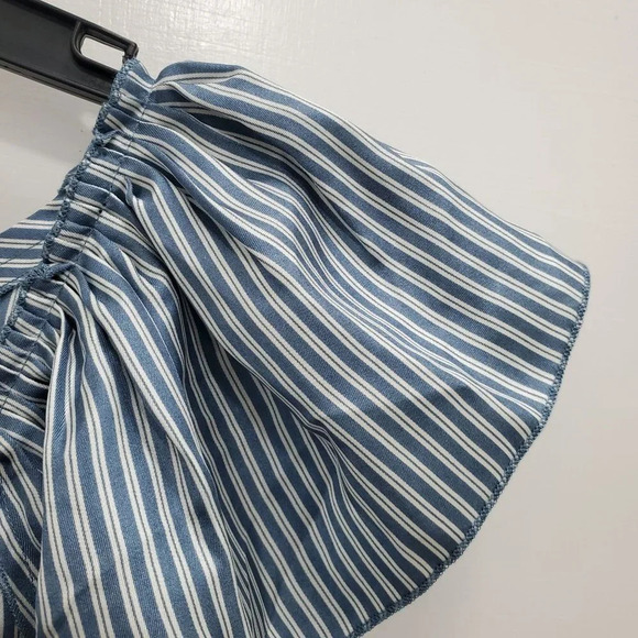 BCBGMaxAzria Women's Blue & White‎ Stripe 100% Silk Flutter Sleeve Blouse Size S - Picture 2 of 5